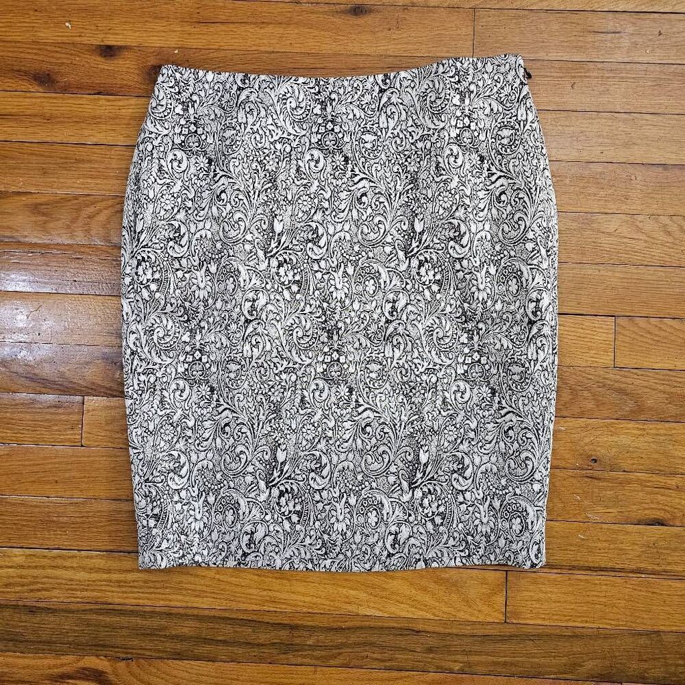 J Jill Petite Size 10 Silver Gold Paisley Pencil Skirt